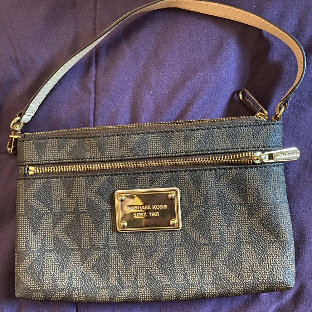 Michael Kors wristlet